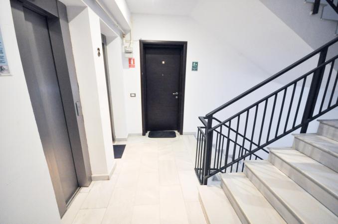 Piata Unirii metrou Apartament 4 camere Bloc Nou Centrala Parcare