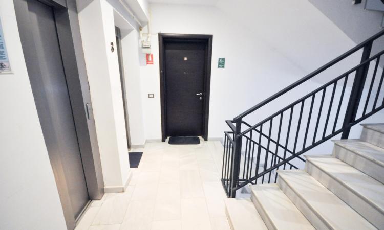 Piata Unirii metrou Apartament 4 camere Bloc Nou Centrala Parcare