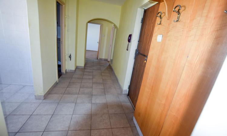 Apartament 3 camere - 1990 - etaj 7/8 - Vlad Dracu - Nerva Traian