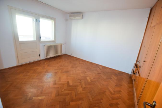 Apartament 3 camere - 1990 - etaj 7/8 - Vlad Dracu - Nerva Traian