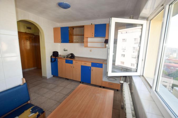 Apartament 3 camere - 1990 - etaj 7/8 - Vlad Dracu - Nerva Traian