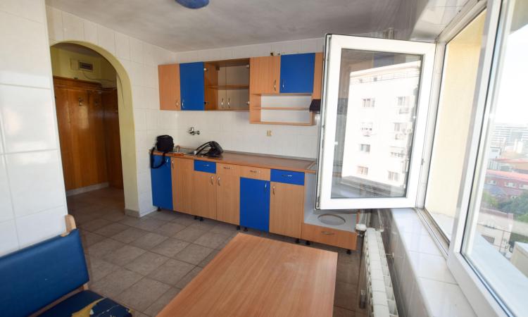 Apartament 3 camere - 1990 - etaj 7/8 - Vlad Dracu - Nerva Traian
