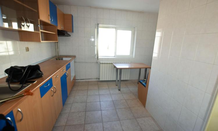 Apartament 3 camere - 1990 - etaj 7/8 - Vlad Dracu - Nerva Traian