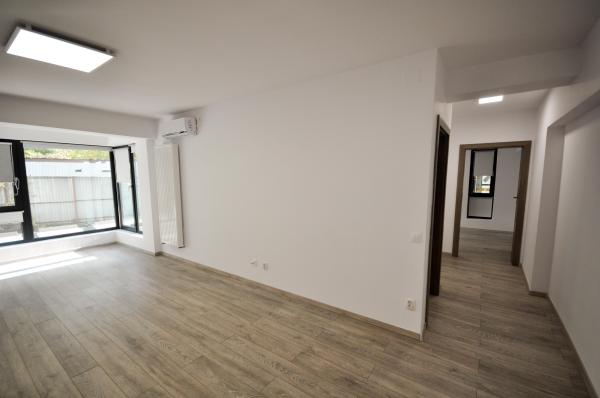 Calea Calarilor Spatiu birouri 3 camere Bloc Nou Centrala