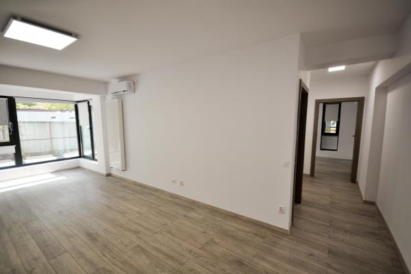 Calea Calarilor Spatiu birouri 3 camere Bloc Nou Centrala