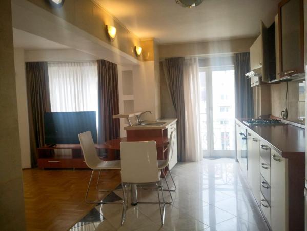 B-dul Decebal - apartament 3 camere, mobilat si utilat