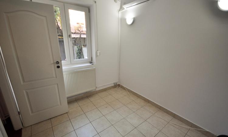 Decebal Piata Muncii Baba Novac Vila Singur Curte 200mp Centrala