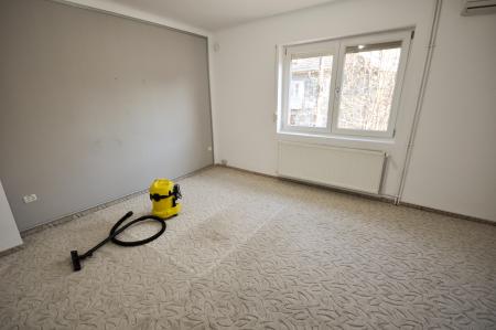 Decebal Piata Muncii Baba Novac Vila Singur Curte 200mp Centrala
