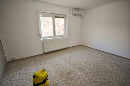 Decebal Piata Muncii Baba Novac Vila Singur Curte 200mp Centrala