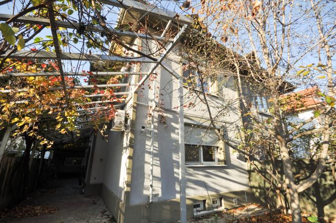 Decebal Piata Muncii Baba Novac Vila Singur Curte 200mp Centrala