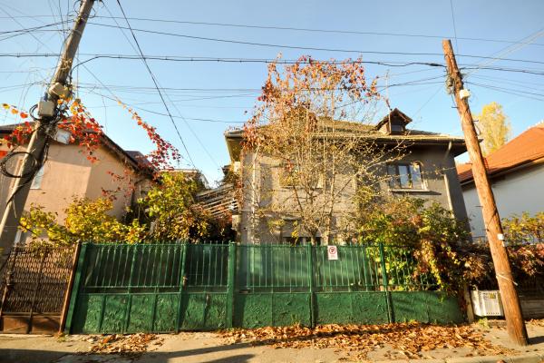 Decebal Piata Muncii Baba Novac Vila Singur Curte 200mp Centrala