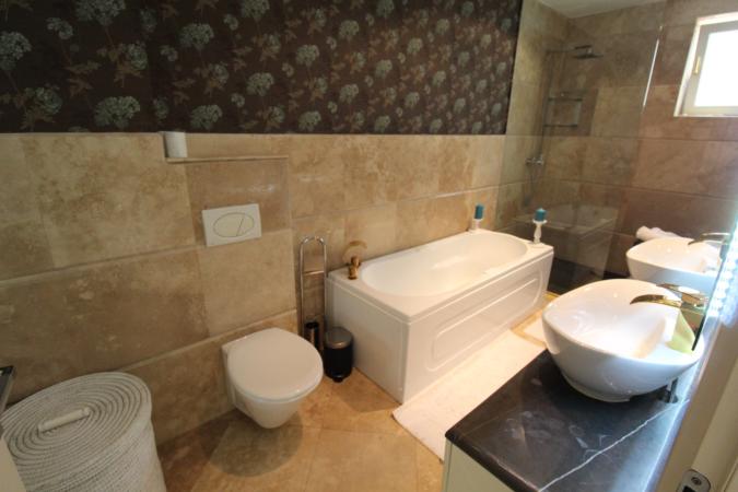 PENTHOUSE PERSEPOLIS 4 CAMERE , LUX , 200mp