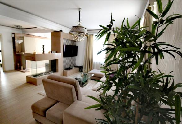PENTHOUSE PERSEPOLIS 4 CAMERE , LUX , 200mp
