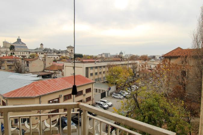 Unirii-Bulevardul Unirii-Unirii-Fantani/Palatul Parlamentului