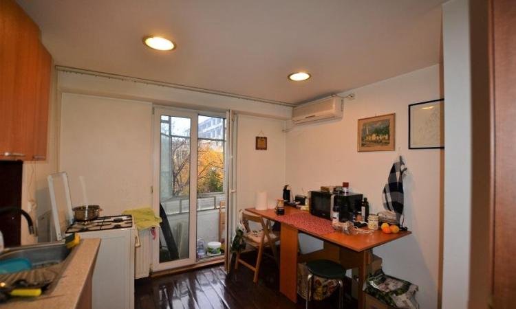 Apartament 2 camere Unirii - Sfanta Vineri - imobil 1991