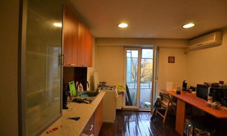 Apartament 2 camere Unirii - Sfanta Vineri - imobil 1991