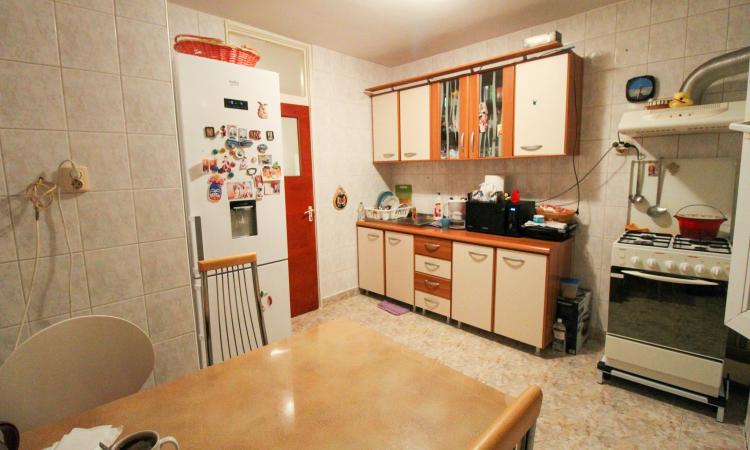 Nerva Traian-Timpuri Noi-1 minut Bld. Nerva Traian/Bloc reabilitat termic