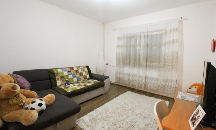 Nerva Traian-Timpuri Noi-1 minut Bld. Nerva Traian/Bloc reabilitat termic