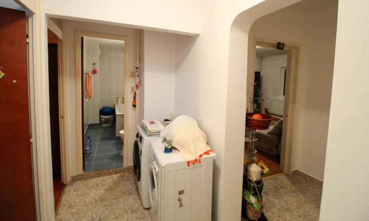 Nerva Traian-Timpuri Noi-1 minut Bld. Nerva Traian/Bloc reabilitat termic