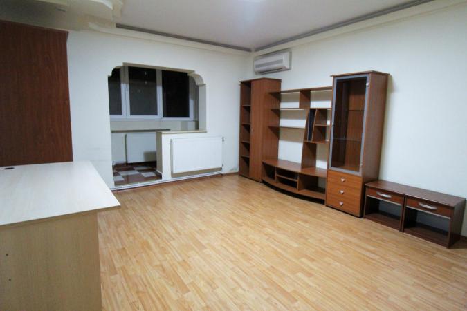 Nerva Traian-Bld. Nerva Traian-Timpuri Noi/Centrala termica proprie-65 mp