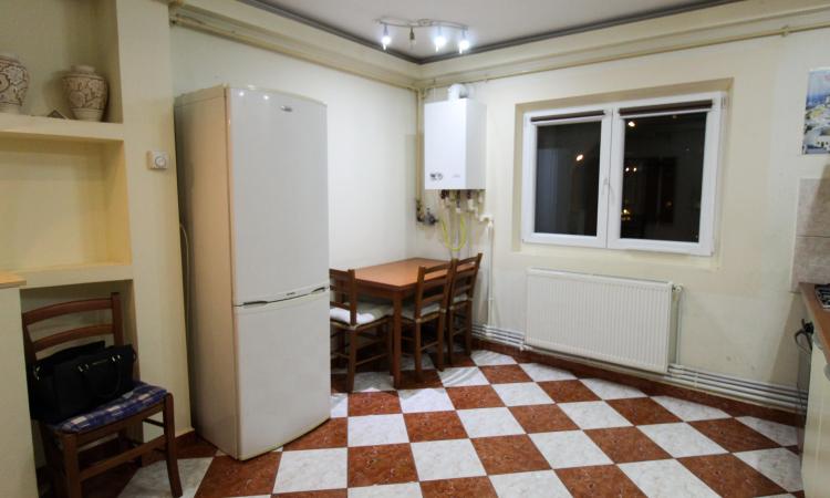 Nerva Traian-Bld. Nerva Traian-Timpuri Noi/Centrala termica proprie-65 mp