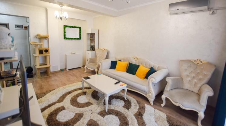 Apartament 3 camere -SUT 95 MP - mansarda inalta - Bucurestii  Noi
