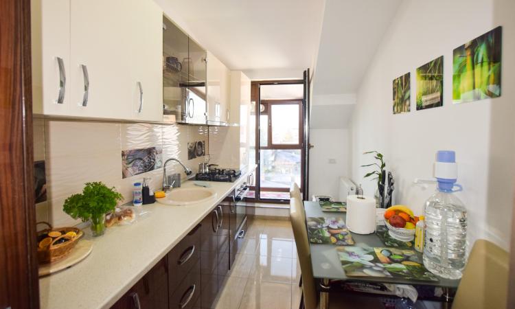 Apartament 3 camere -SUT 95 MP - mansarda inalta - Bucurestii Noi