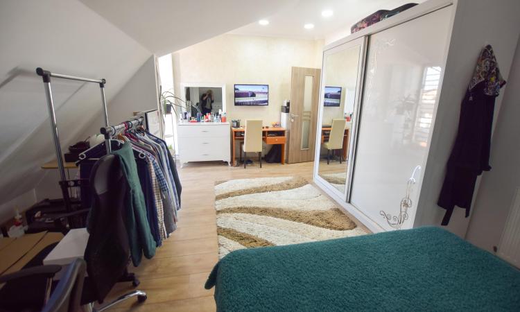 Apartament 3 camere -SUT 95 MP - mansarda inalta - Bucurestii Noi