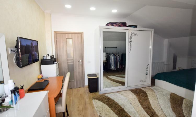 Apartament 3 camere -SUT 95 MP - mansarda inalta - Bucurestii Noi