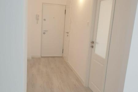 Apartament 2 camere , renovat ,Vitan Mall ,Vitan ,bloc mixt ,etaj 2/4