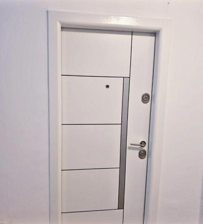 Apartament 2 camere , renovat  ,Vitan Mall  ,Vitan ,bloc mixt ,etaj 2/4