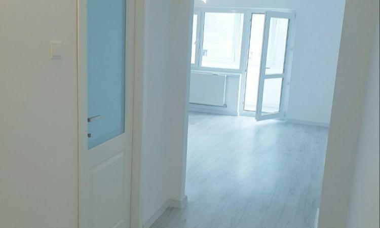 Apartament 2 camere , renovat ,Vitan Mall ,Vitan ,bloc mixt ,etaj 2/4