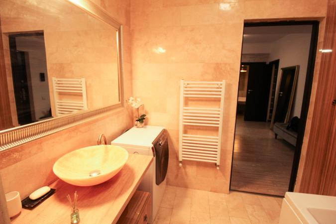 Unirii - Decebal - Piata Alba Iulia - 2014 - centrala termica proprie/terasa 8 m
