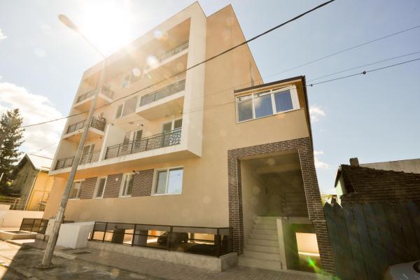 Aparatorii Patriei -Metrou - 2 camere - cu 40 mp gradina -2021