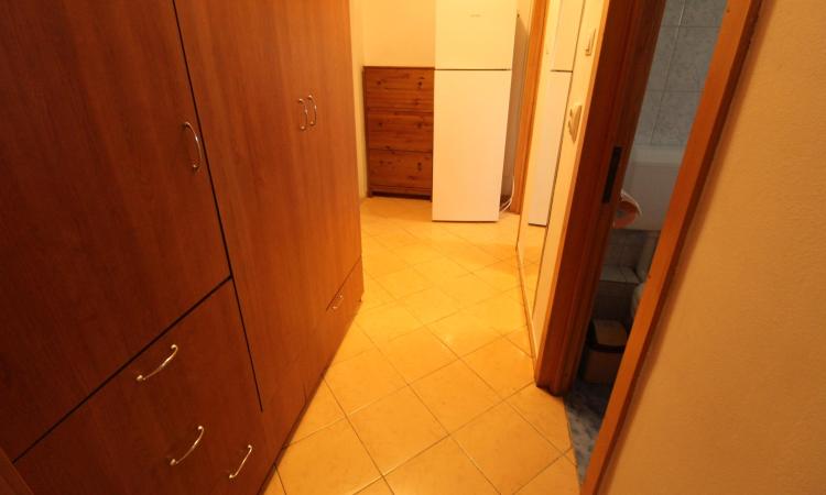 Matei Basarab-Calea Calarasilor-bloc mixt-45 mp