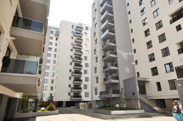 Apartament 4 camere - partial mobilat - cu parcare - Delta City - Tineretului