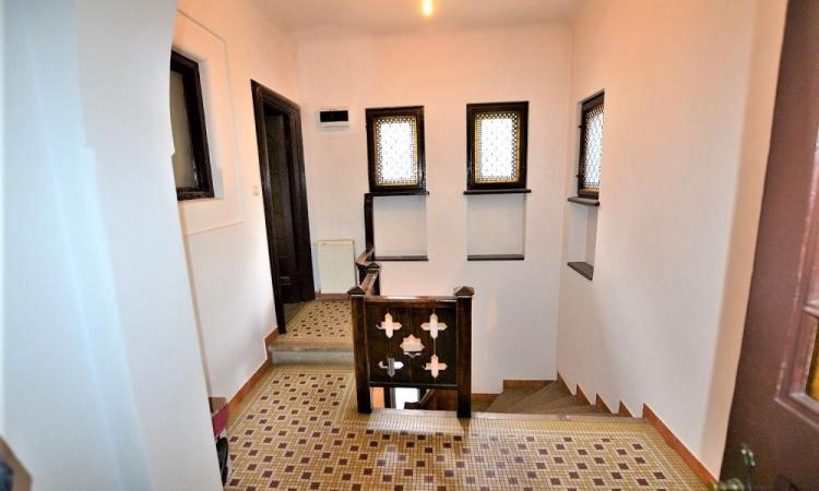 Vila Interbelica 10 camere Romana - A.S.E.