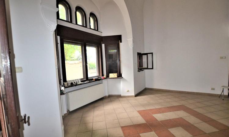 Vila Interbelica 10 camere Romana - A.S.E.