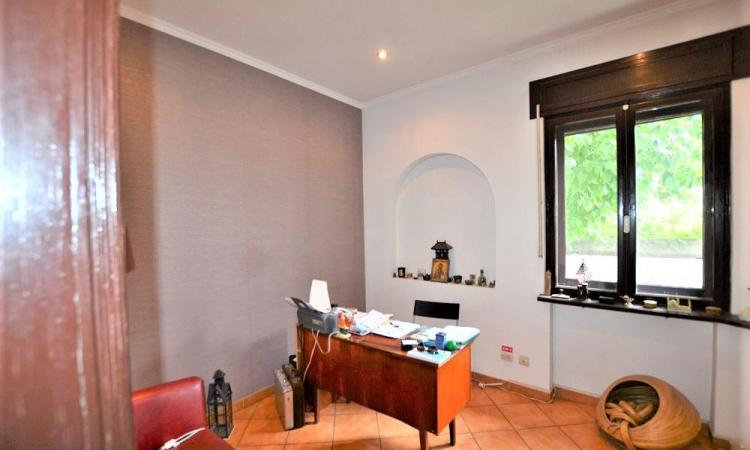 Vila Interbelica 10 camere Romana - A.S.E.