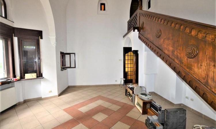 Vila Interbelica 10 camere Romana - A.S.E.