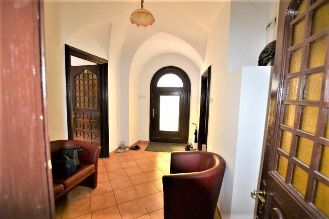 Vila Interbelica 10 camere Romana - A.S.E.