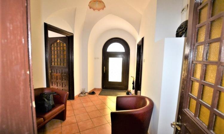 Vila Interbelica 10 camere Romana - A.S.E.