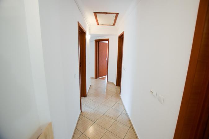 Calea Calarasi Piata Muncii Spatiu birouri in Vila 2005 3 camere