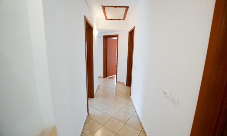 Calea Calarasi Piata Muncii Spatiu birouri in Vila 2005 3 camere