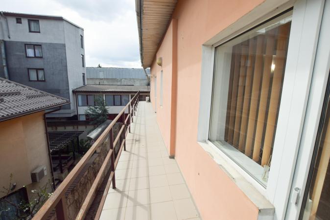 Calea Calarasi Piata Muncii Spatiu birouri in Vila 2005 3 camere