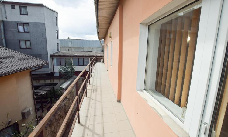 Calea Calarasi Piata Muncii Spatiu birouri in Vila 2005 3 camere