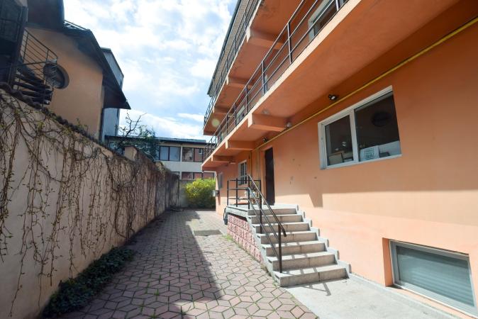 Calea Calarasi Piata Muncii Spatiu birouri in Vila 2005 3 camere