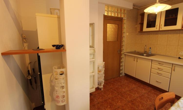 Nerva Traian-Bd. Nerva Traian-Bloc mixt reabilitat/Loc de parcare