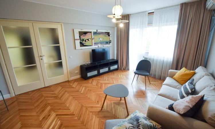 Bd Unirii Fantani Apart Decomandat 3 camere 80mp