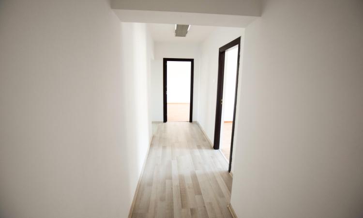Bulevardul Unirii Fantani Spatiu birouri 4 camere 100mp